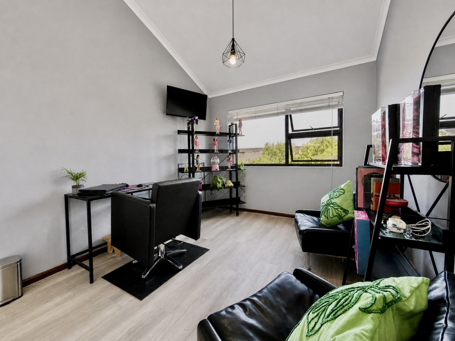 2 Bedroom Property for Sale in Table View Western Cape